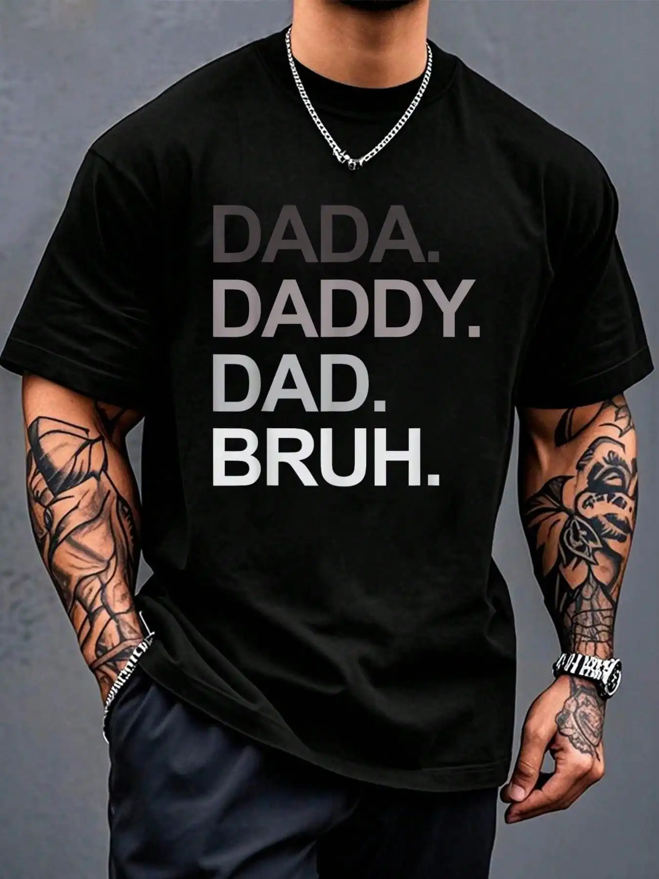 

Черная мужская футболка с графическим принтом, круглым вырезом и коротким рукавом для повседневной носки весной и летом