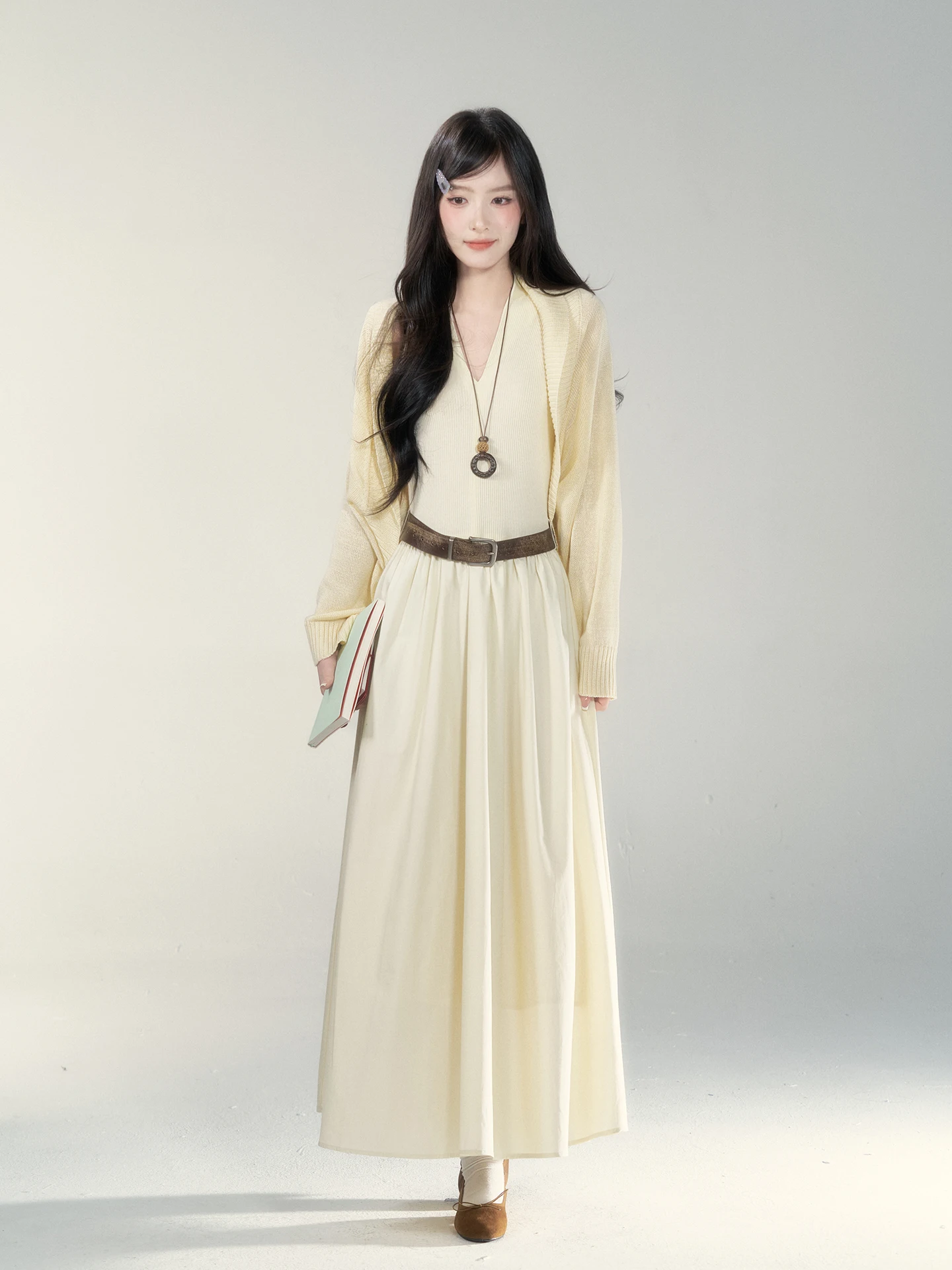 Small Wild Berries V-neck Vest Dress Women's Spring New Style Super Beautiful Waist-cinching Long Dress Commute Friendly