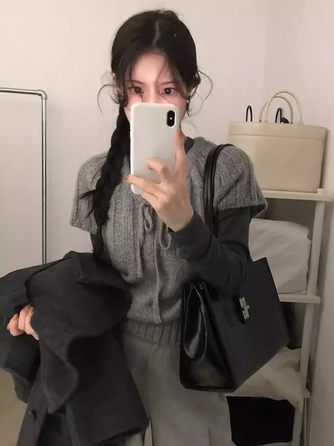 

Весна 2026 Женский вязаный свитер с коротким рукавом, топ с бахромой и узором косичка, корейский стиль, мягкая ткань, эффект бабочки