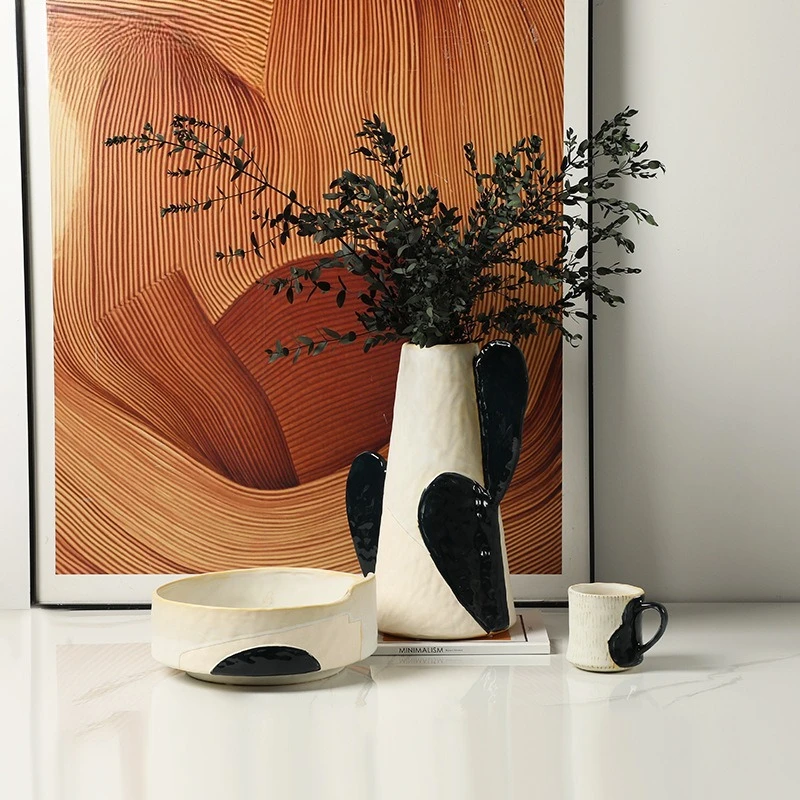 Modern wabi sabi hand-painted black and white color matching ceramic vase combination exhibition hall B & B coffee table