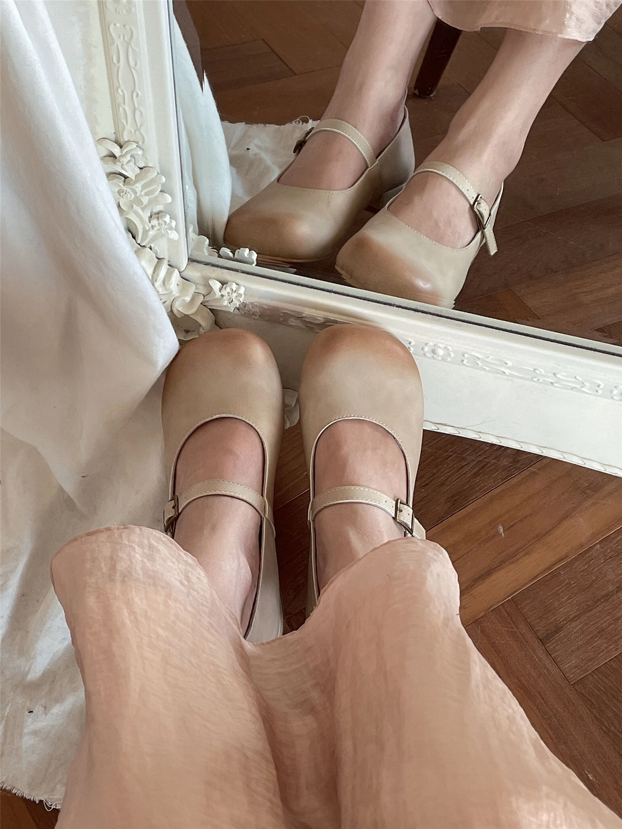 

Fashion Versatile Comfortable Soft Sole Retro Polished Mary Jane Flat Shoes Women Round Head Light Mouth Single Shoes for Women