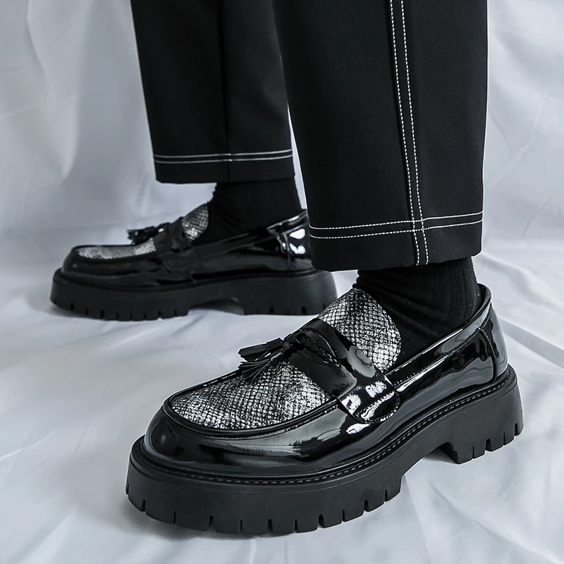 Spring Brand Snake Skin Pattern Tassel Casual Leather Shoes Fashion Men Round Toe Comfortable Thick Soled Big Toe Leather Shoes