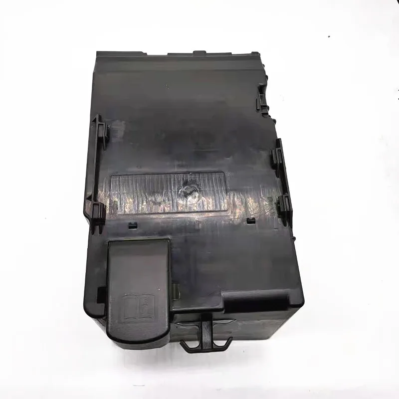 

Suitable for Citroen DS3 C3XR ElyseePeugeot 208 2008 301 207CC Battery Cover Slot 5615Q0 9801801880 Battery Shield cover