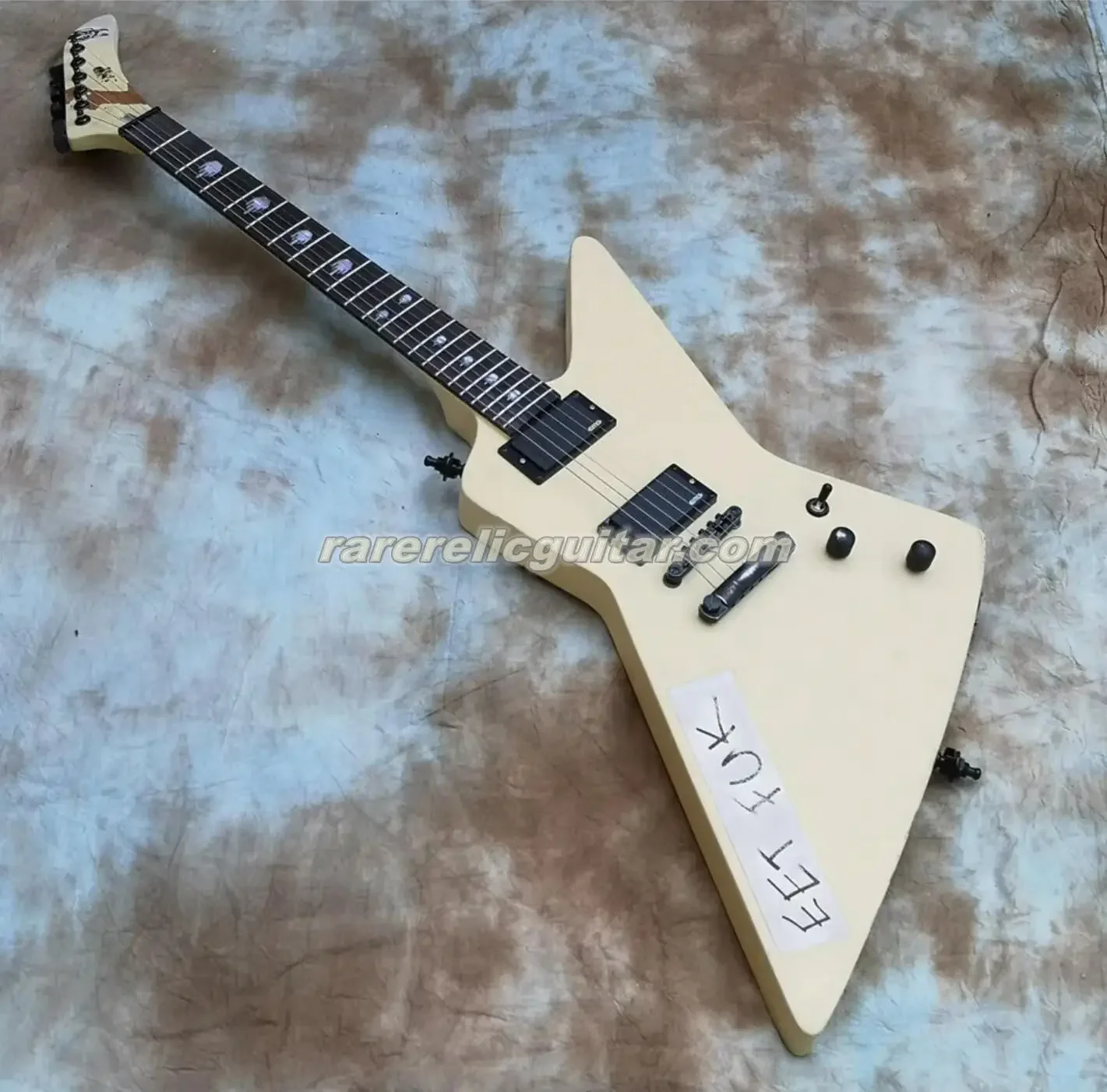 

Relic Hetfiled Cream White EX Electric Guitar Ebony Fingerboard EET FUK Inlay China EMG Pickups Black Hardware