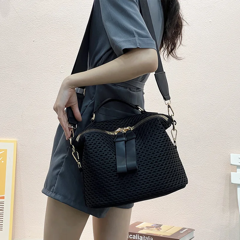 

Women's Mesh Lightweight Shoulder Bag Daily Portable Wide Shoulder Strap Multifunctional Crossbody Handbag Designer Bag