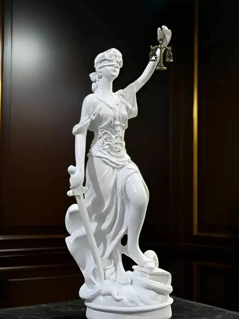 Statuette de la Justice Purement Blanche, Sculpture de la Balance de la Justice, Décoration de Bureau, Présentoir pour Étagère, Cadeau pour Avocat ou Remise de Diplôme