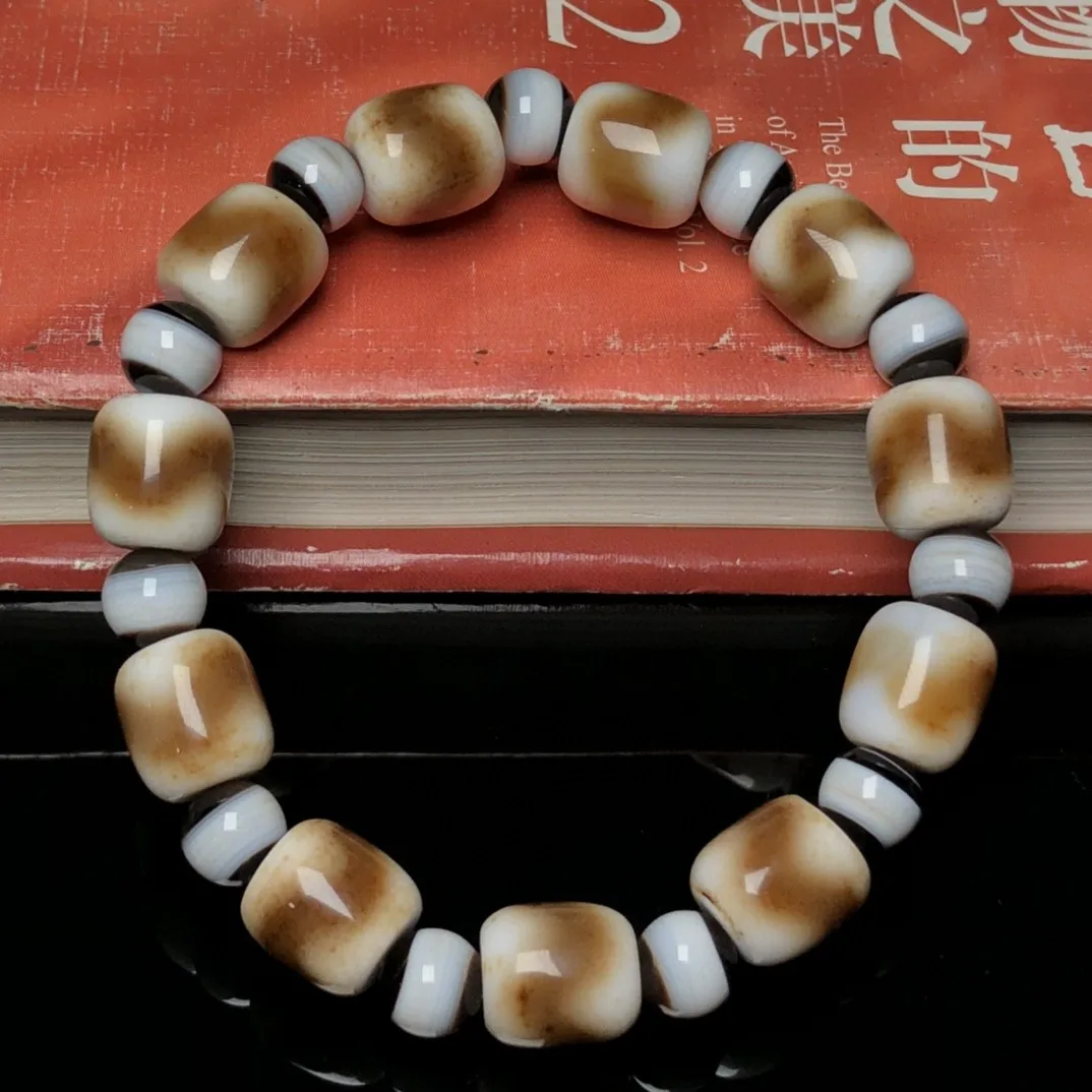 

Tibetan white material jade Daluo tiger tooth water pattern dzi old agate drum barrel beads multi-treasure strings bracelets nec