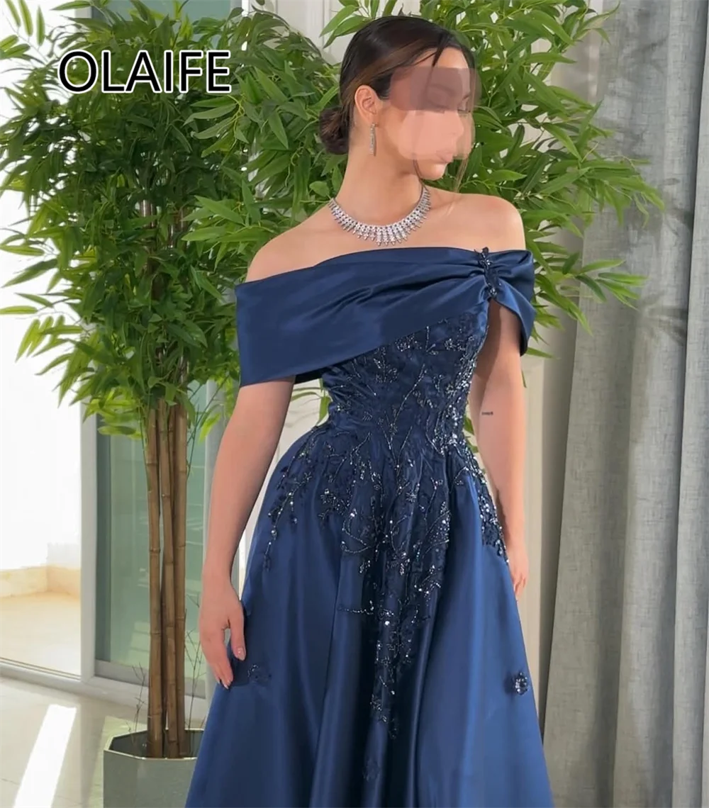 Glamorous Boat Collar Satin Pleated Formal Evening Party with Sequins Lace A-line Backelss Prom Gown with Court Customized