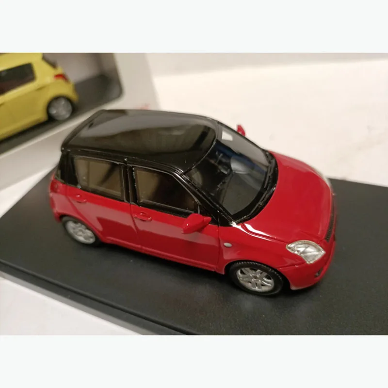 Sunyork MC 1/43 Scale Suzuki Swift Jimny Resin Simulation Model Car Classic Adult Souvenirs Static Display Hobby Collection