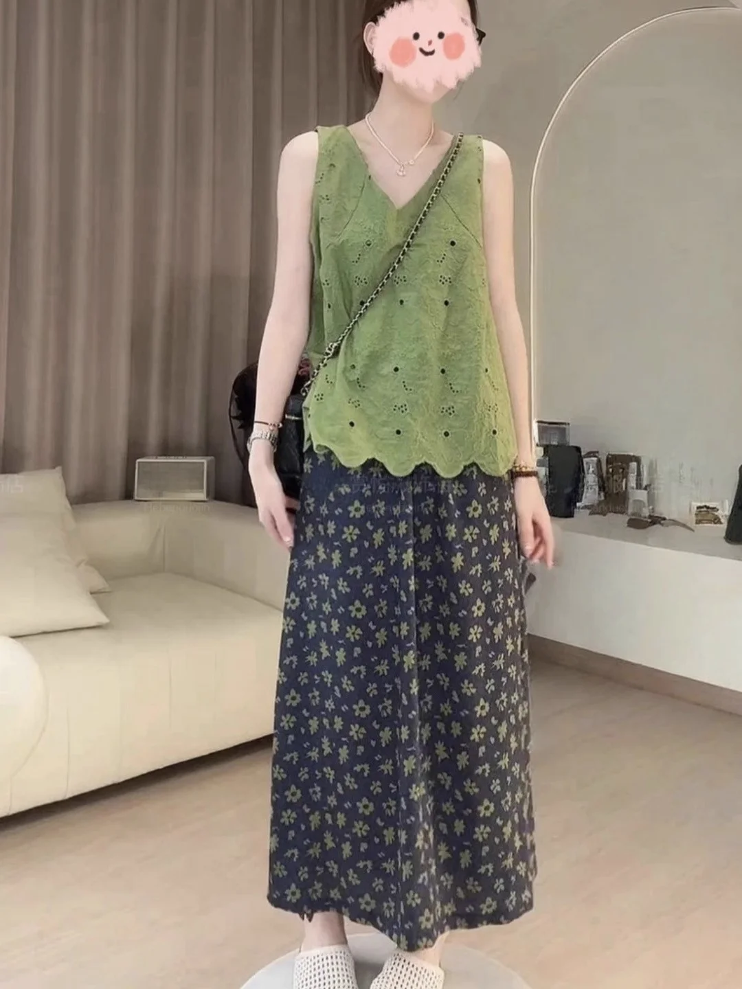 

Summer Outfit V-Neck Top And Skirt Set Women's Fashionable Dress Two-Piece Set Elegant And Stylish for Younger Women