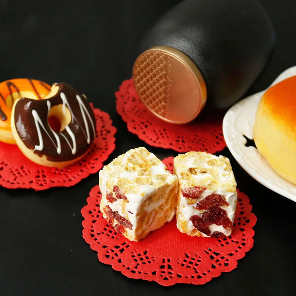 

300Pcs Colorful Round Lace Paper Doilies Cake Pad Disposable Oil Absorbing Party Table Decoration Cake Box Liner