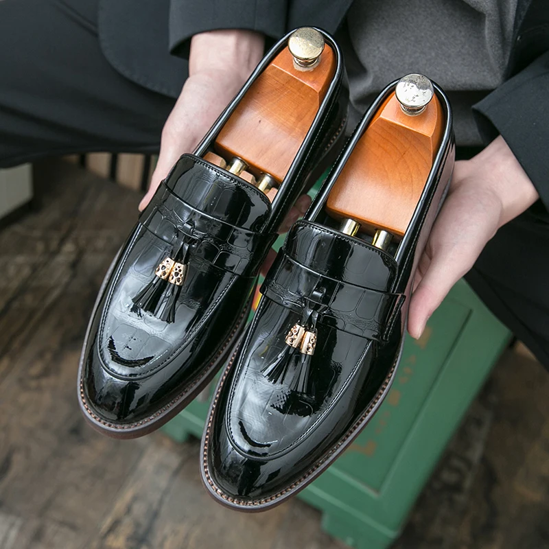 

Men's Business Pu Leather Shoes British Style Bright Patent Leather Loafers Wedding Casual Flat Shoes for Men Big Size：38-47