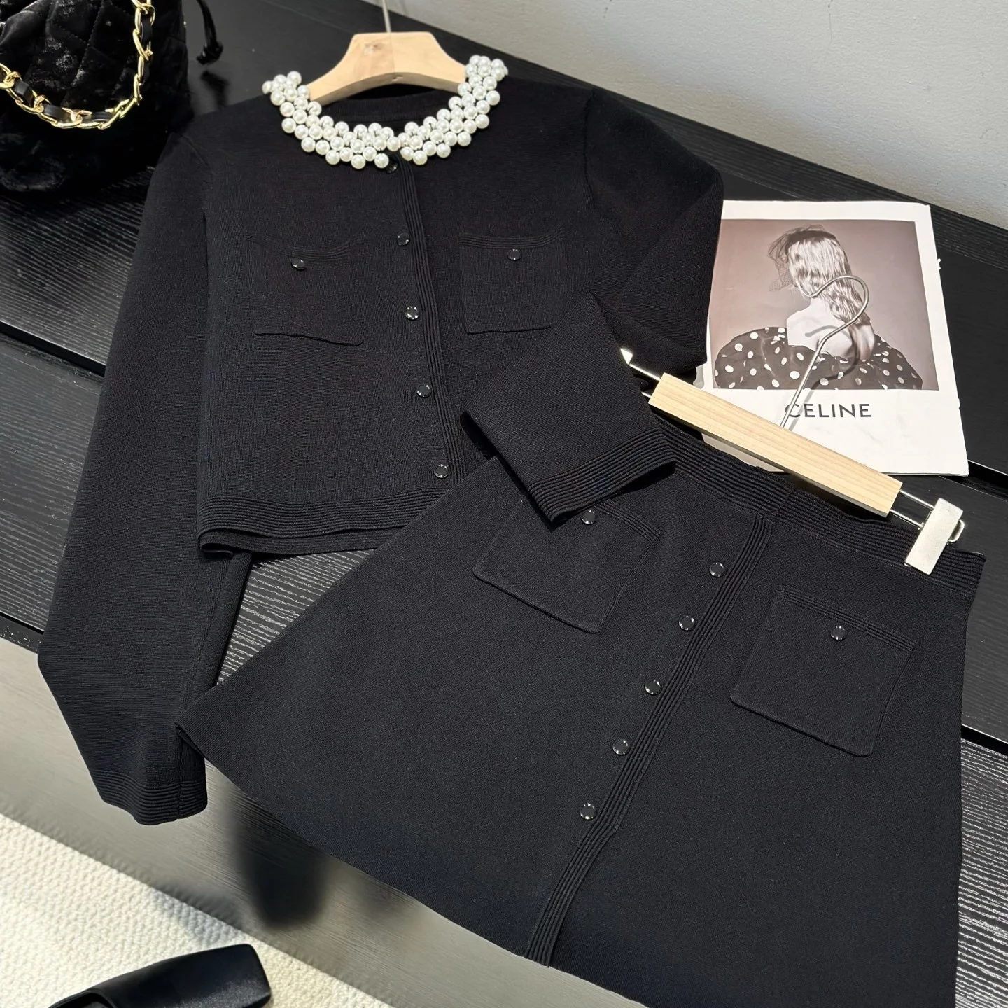 

Elegant Pearl round Neck Knitted Jacket Short A-Line Skirt Women's Fashion Set Summer 2025 Trendy Ensemble