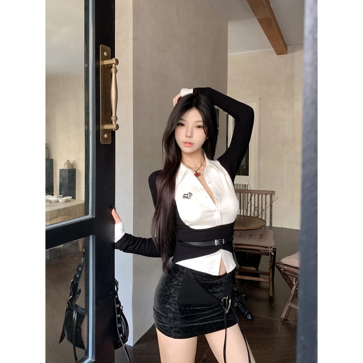 

Kimotimo Autumn Spicy Girl Fake Two Piece Shirt Y2k Chic Slim Fit Waist Button Up Blouse Fashion Patchwork Long Sleeve Crop Top