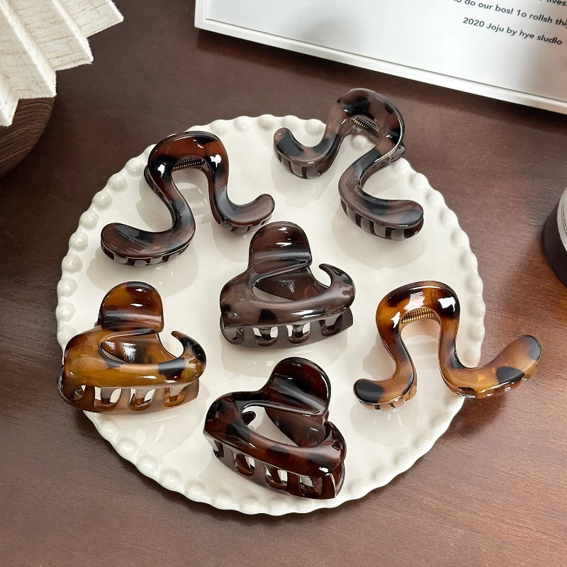 نصف الرمز البريدي الحد الأدنى مشبك شعر هندسي متعدد الاستخدامات الظهر رئيس القرش زاجيم خمر القهوة اللون انتزاع زاجيم إكسسوارات الشعر