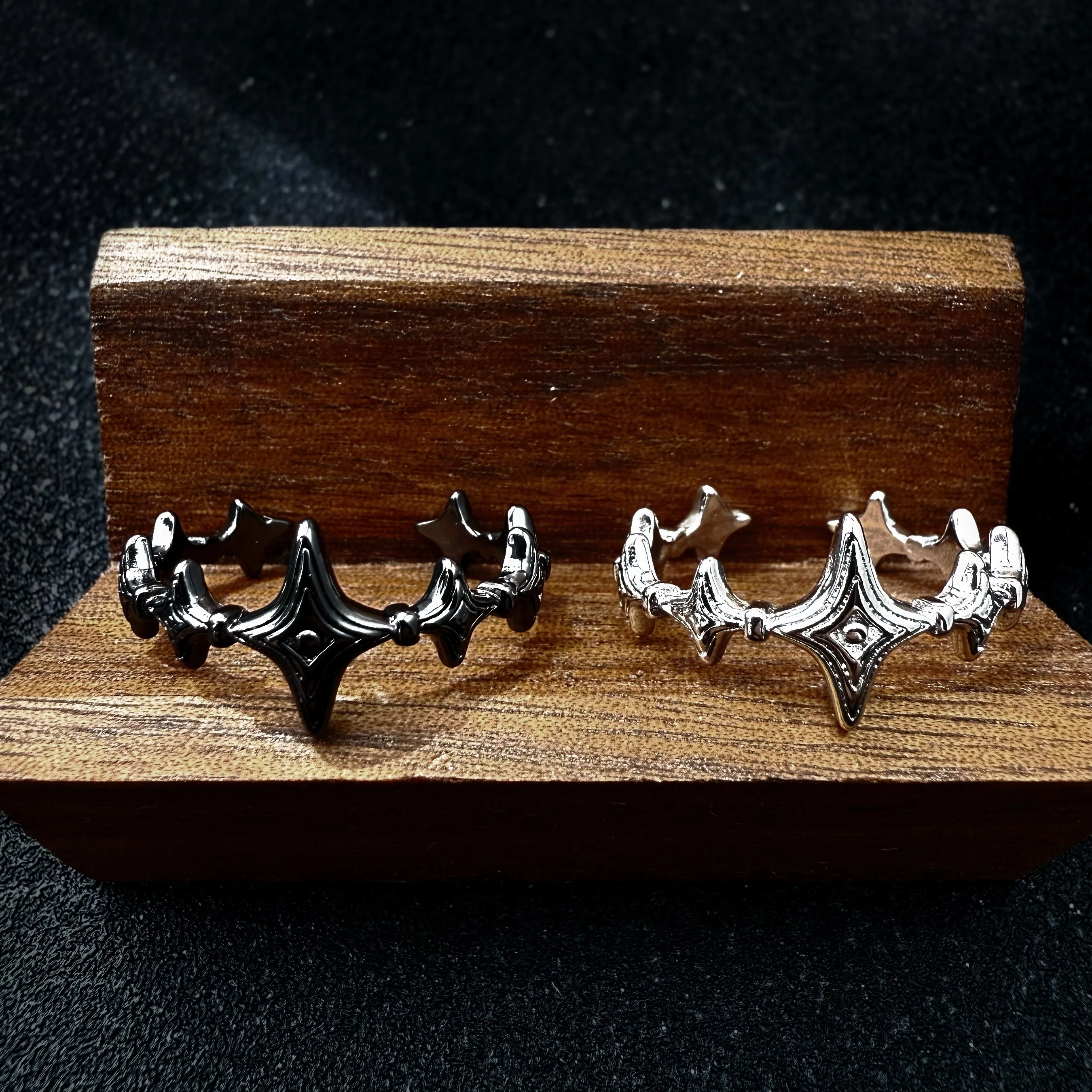 Retro Funkelnde Sterne Verstellbarer Offener Ring für Frauen Versilbertes Messing Gothic Punk Edgy Schmuck Trendige Accessoires Geschenk für Sie – Detail 2