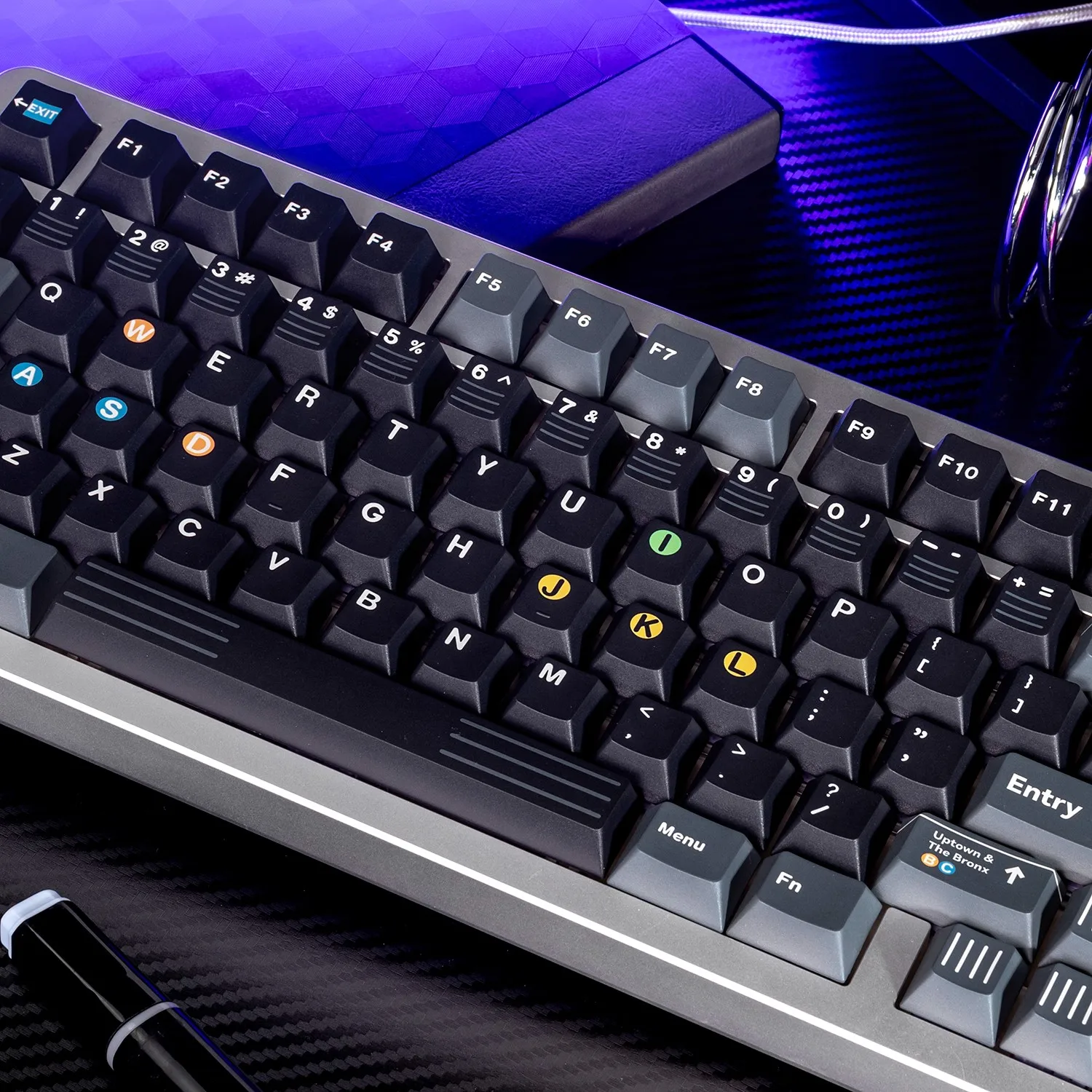 

New York Subway Theme Anime Keycaps PBT Cherry Profile Customised Gaming Black Keyboard Cap for Mechanical Keyboard Cool Gift