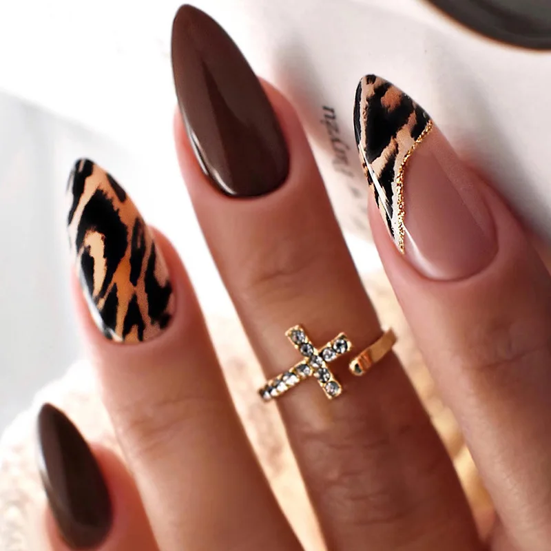 24枚入りミディアムアーモンド型つけ爪、レオパード柄、取り外し可能、光沢パウダーライン、フレンチフルカバーネイルチップ