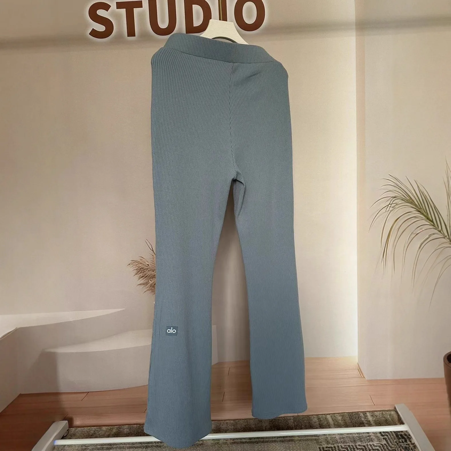 Damskie dzianinowe spodnie z wysokim stanem, rozszerzane, z szerokimi nogawkami, długie, wyszczuplające, do ziemi, lekko rozszerzane, codzienne.