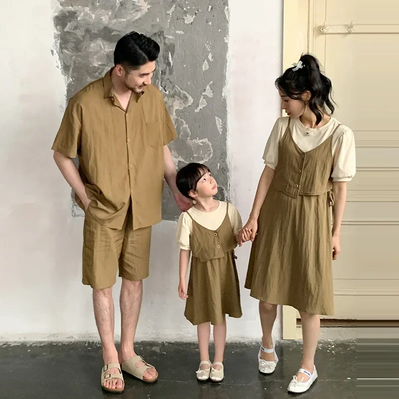 

2024 Couple Family Matching Clothing Dad Son Shirts Shorts Two Piece Outfit Brother and Sister Clothes Korean Mom Daughter Dress