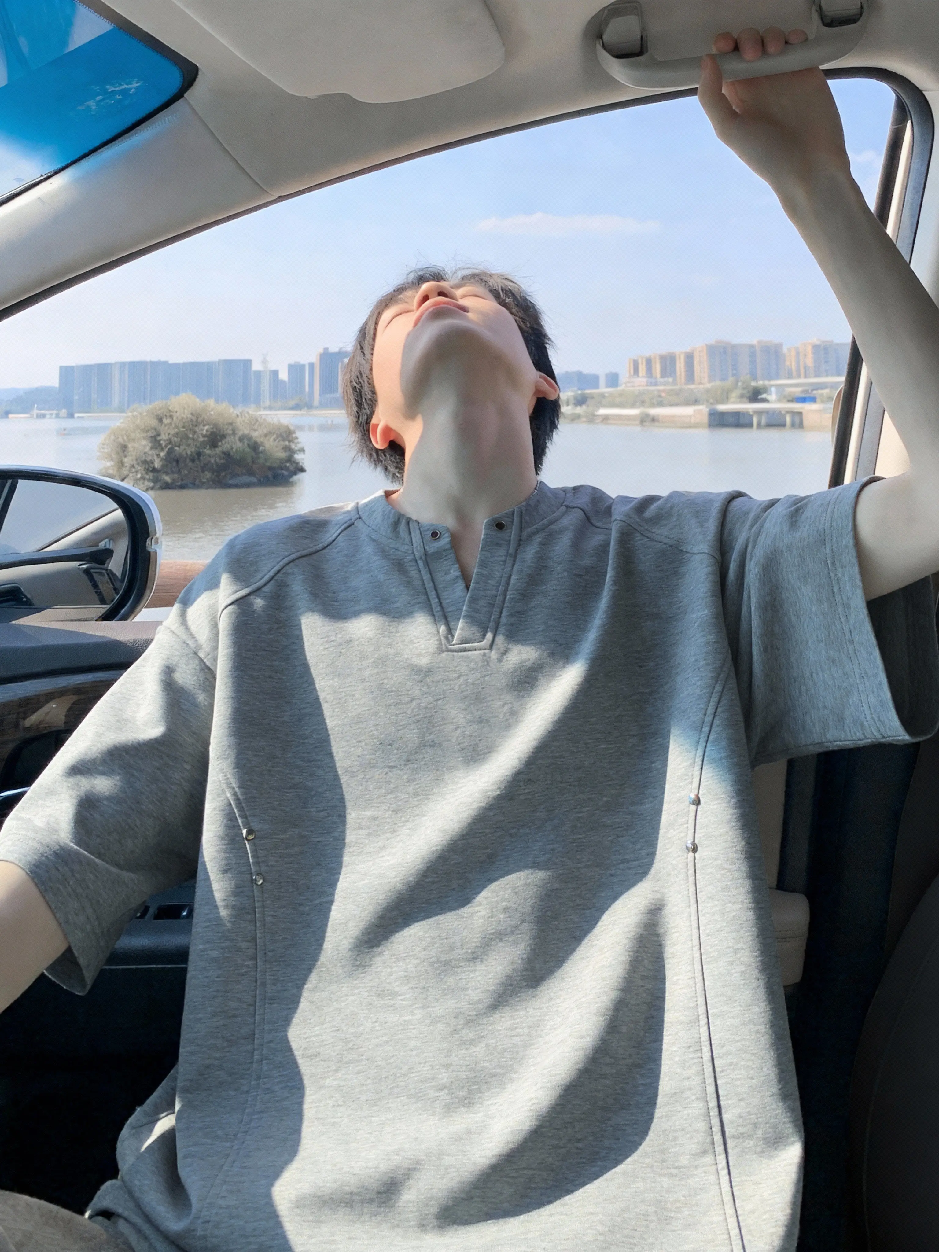 Rivet Short Sleeve Solid Color T-Shirts Men's 2026 Summer New V-Neck Comfort Half Sleeve Handsome Loose Five-quarter Sleeve Tops