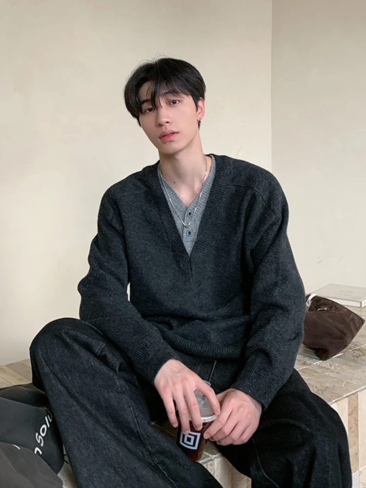 

mat Korean Sle V-Ne Knitted Sweater Men's Faion Lazy Sle High-End Feeling Pasted Two-Piece Loose Fit Long Sve