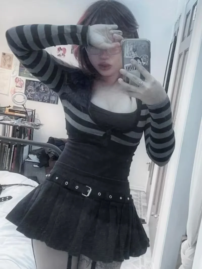 Y2k Emo Damen Streetwear Acubi Fairycore Tops Gestreiftes Langarm-Ästhetik-Grafik-T-Shirt Goth Grunge T-Shirt 2000er Alt-Kleidung – Detail 3