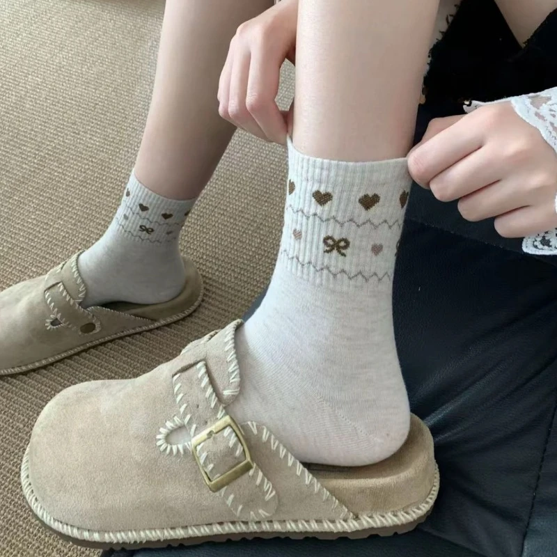 1/4 أزواج ربيع الخريف جديد الرجعية العرقية الجوارب المألوف تنوعا المرأة منتصف جوارب أنبوبية أنيقة بسيطة مخطط المرأة الجوارب