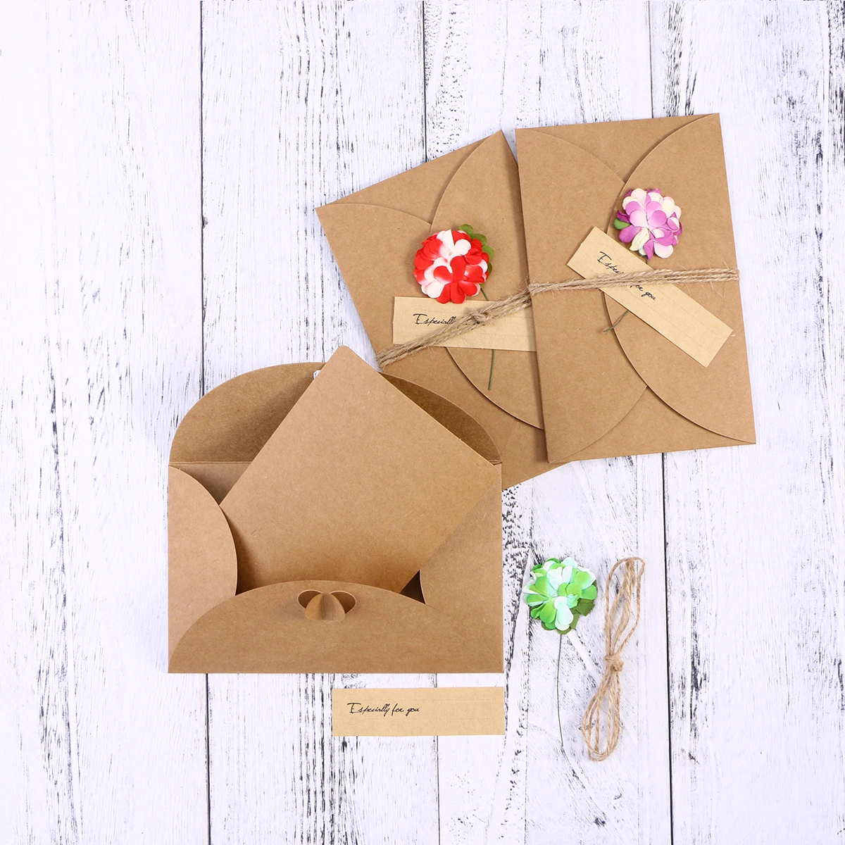 

16 PCS Retro Kraft Paper Greeting Card Mother's Day Cards Dried Flowers New Year