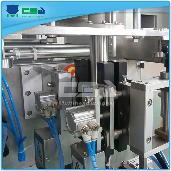 High speed vertical food packaging machinery Standard Vertical Form Fill Auto bagging machine