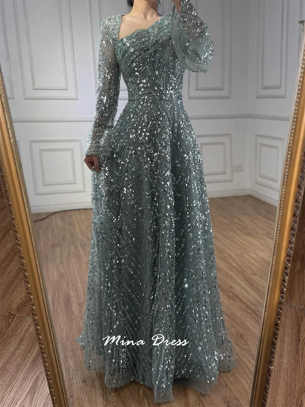 Mina Aangepaste kralen Eenvoudige en elegante formele jurk met pailletten. Jurken met lange mouwen voor formele gelegenheden Luxe galajurkfeest