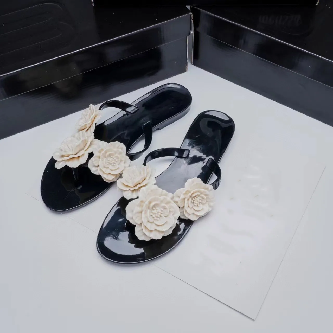 Hot Retro Fashion Summer Women Jelly Shoes Camellia flip-flops Ladies Outside Wearing Flat Beach Slippers SM233