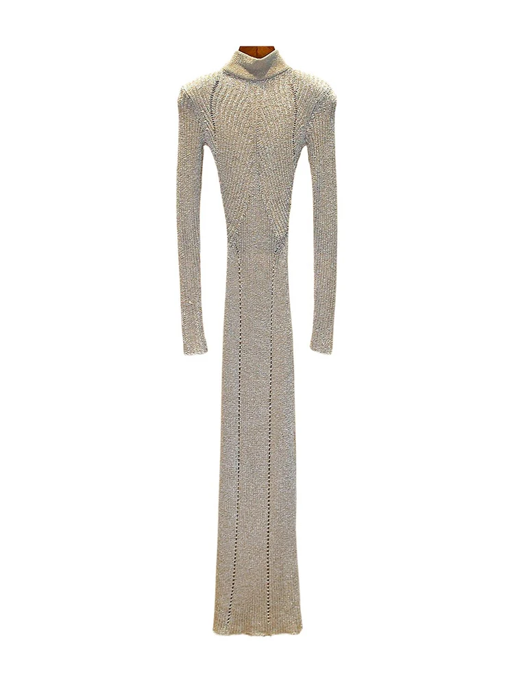 فستان طويل أنيق محبوك بتصميم مفرغ وياقة عالية للنساء في موسم الشتاء، قصة A-line وخصر مرتفع