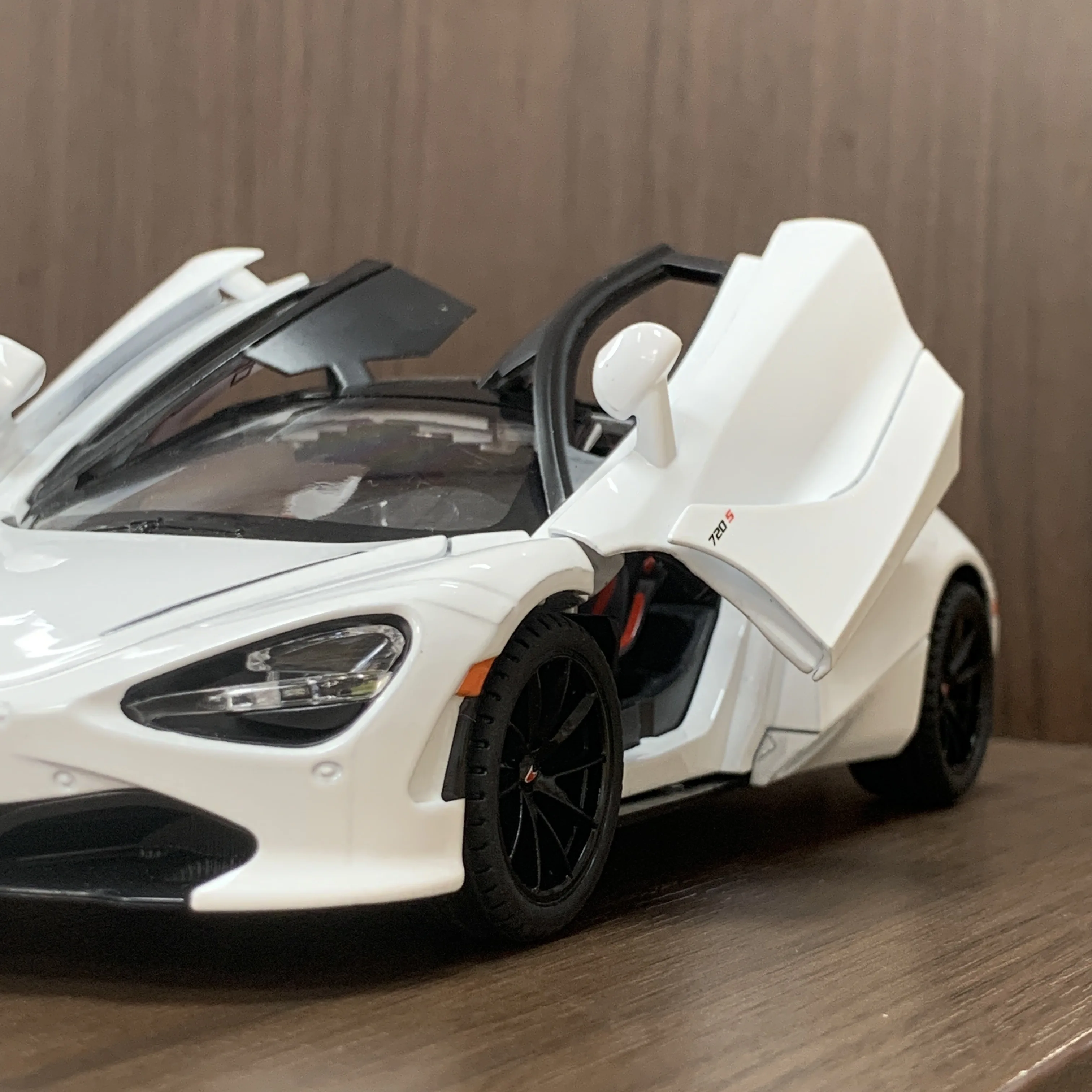 

Игрушка из литого под давлением сплава 720S, украшение модели автомобиля 1/22, украшение для коллекции автомобилей, игрушка-модель автомобиля для мальчиков, подарок на день рождения или Рождество