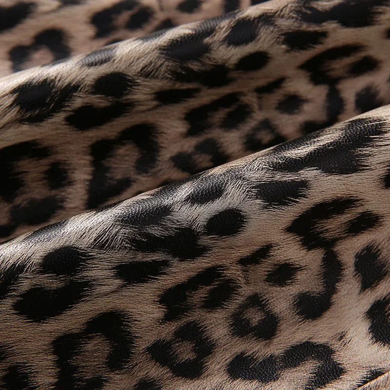 Chaqueta larga de piel de oveja para mujer, abrigo de piel auténtica con estampado de leopardo, a la moda, novedad de 2024