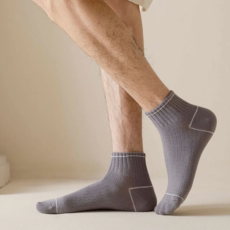 Calcetines de algodón con flecos verticales para hombre, medias de Color sólido, de línea Simple, para todas las estaciones, para deporte, ocio, estilo básico