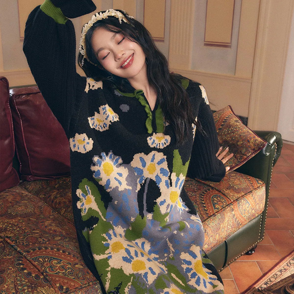 

Винтажное платье-свитер с цветочным принтом и воротником