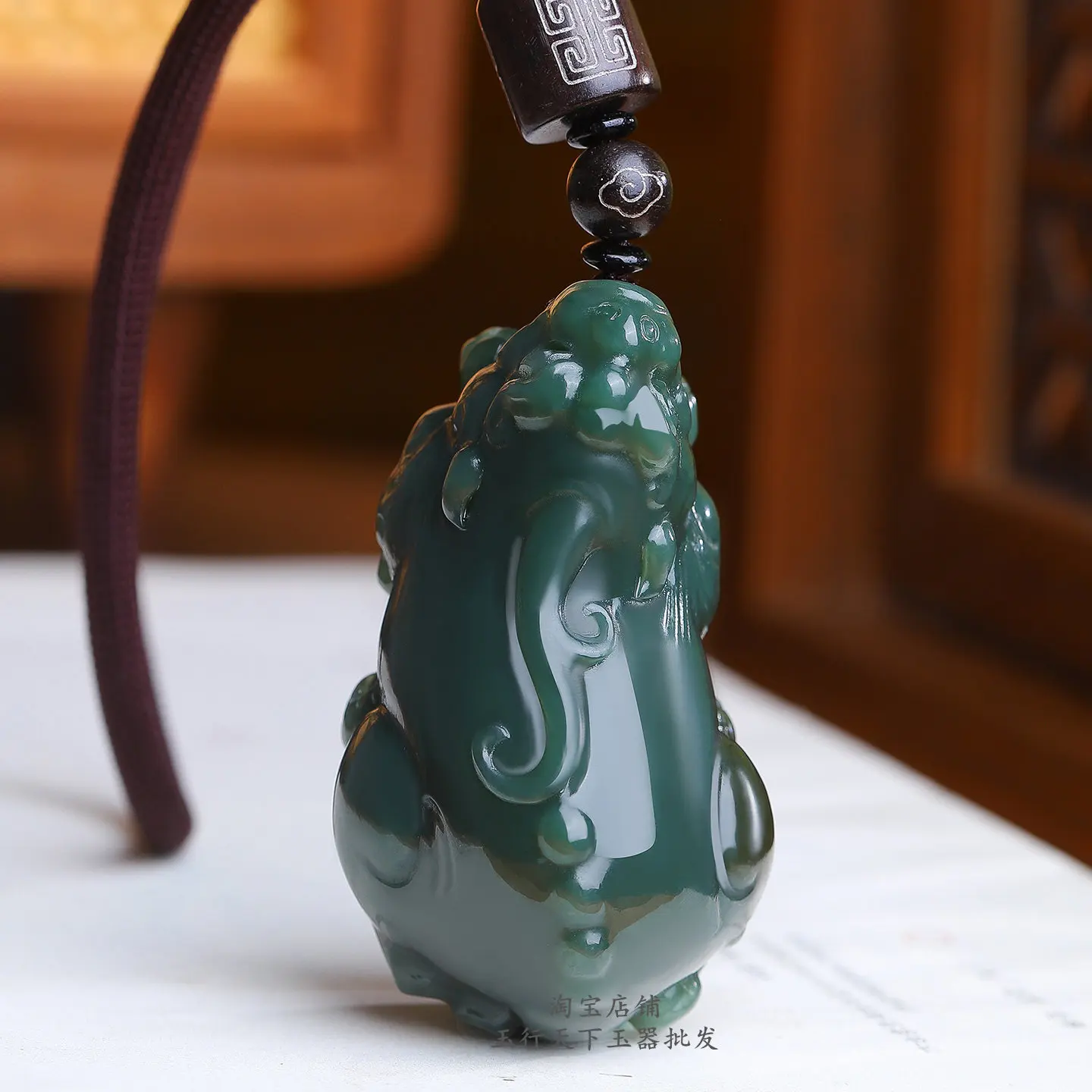 Genuine Hetian jade Pixiu small hand handle piece Xinjiang sapphire Pixiu jade play piece men's and women's jade cultural play w