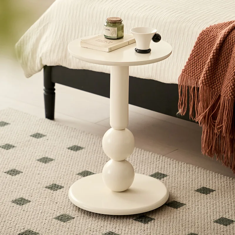 أريكة فاخرة خفيفة بجانب عدد قليل من غرفة المعيشة، طاولة قهوة صغيرة منزلية، طاولة جانبية، زاوية قديمة، شرفة تخزين متنقلة بجانب السرير #3