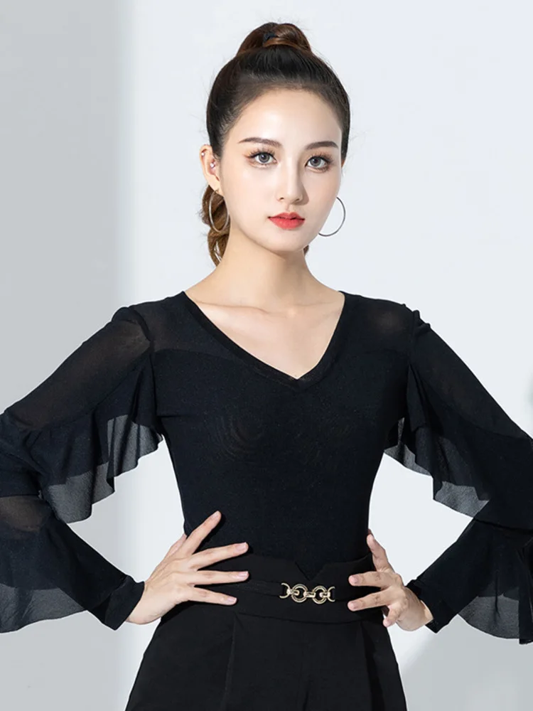 Costume da ballo latino a maniche lunghe svolazzante con pannello in rete da donna, camicetta in pizzo trasparente aderente elasticizzato, costume da salsa per spettacoli teatrali