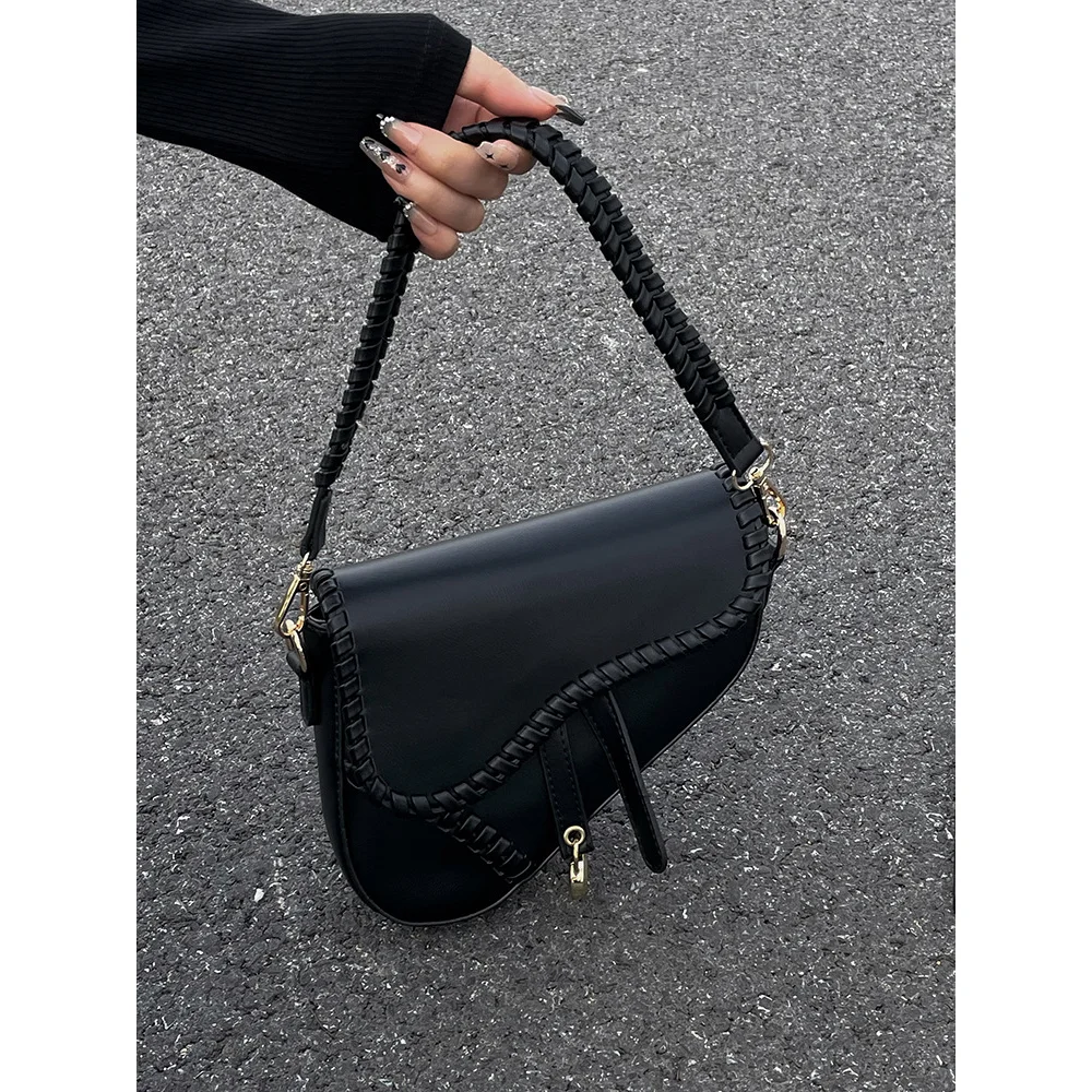 

Капсульная сумка-капсула с уникальным дизайном, высококачественная, новинка 2026 года, черная, наплечная сумка-седло для девочек, ручная/наплечная сумка через плечо