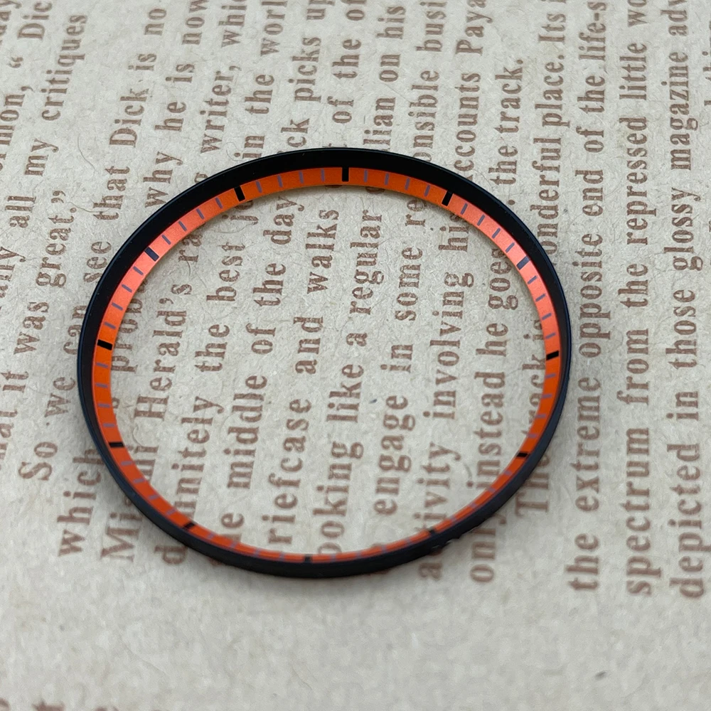 2025 شعبية حديثا 30.53 مللي متر لون مزدوج مع علامة SKX007 ساعة الفصل الدائري