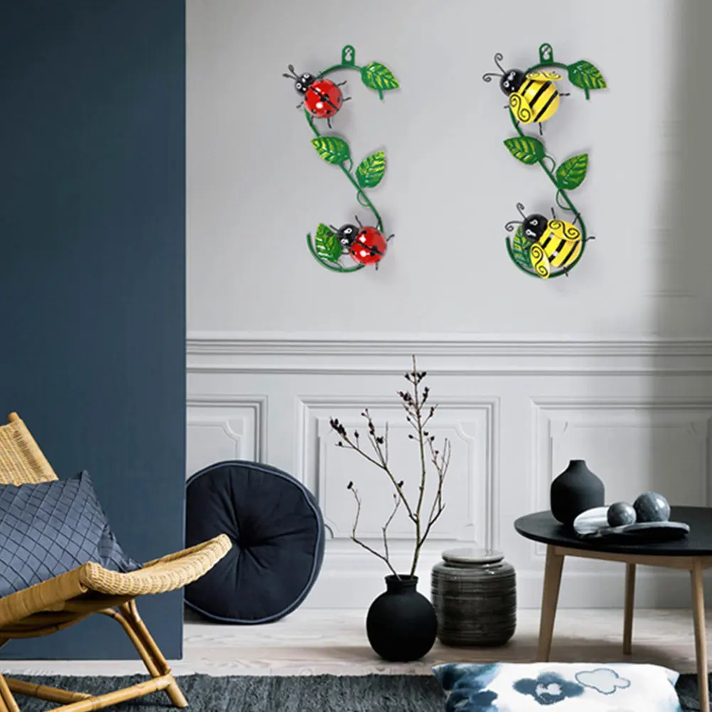 1Pcs Hollowed-Out Bee Wall Hanging Decor Hawaii Party Yellow Green Leaves Iron Home Ornament for Bedroom Office Living Room