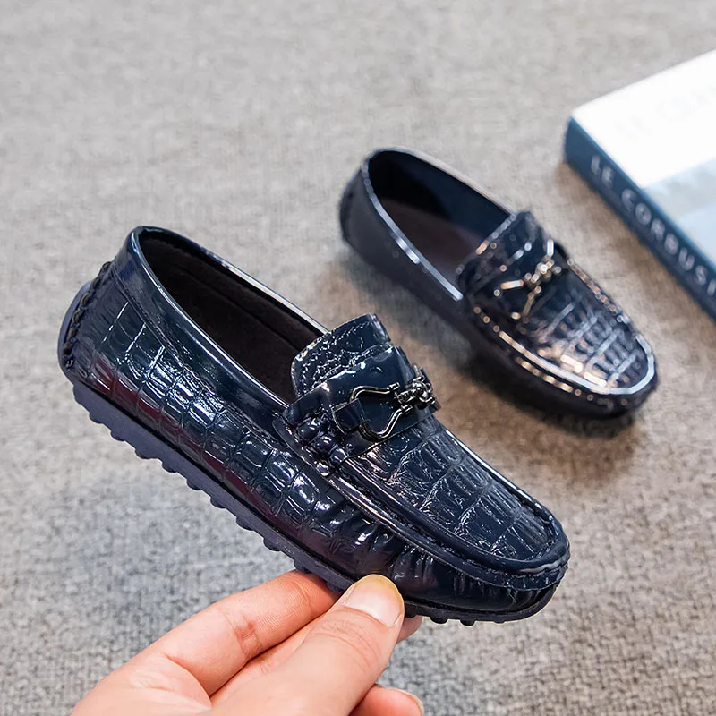 2022 Boys Versatile Glossy Leather Shoes for Party Wedding Shows Kids Fashion Solid Black Flat Non-slip Children Moccasin Shoes