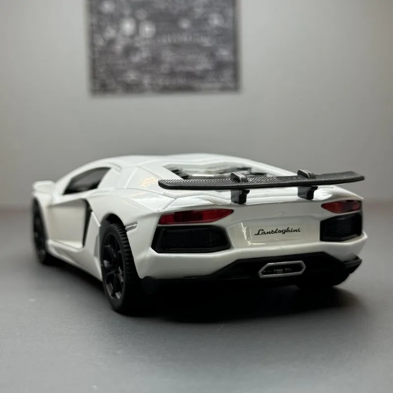 Simulation 1/32 Scale Lamborghini LP740 Sport Car Model With Sound And Light Pullback Metal Diecast Collective Miniature Voiture