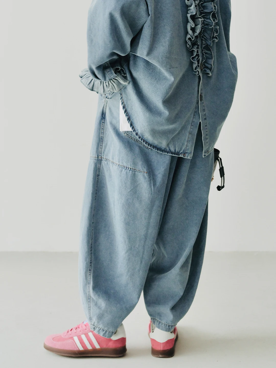 IMAKOKONI original design elastic waist letter pocket loose jeans for women 244747