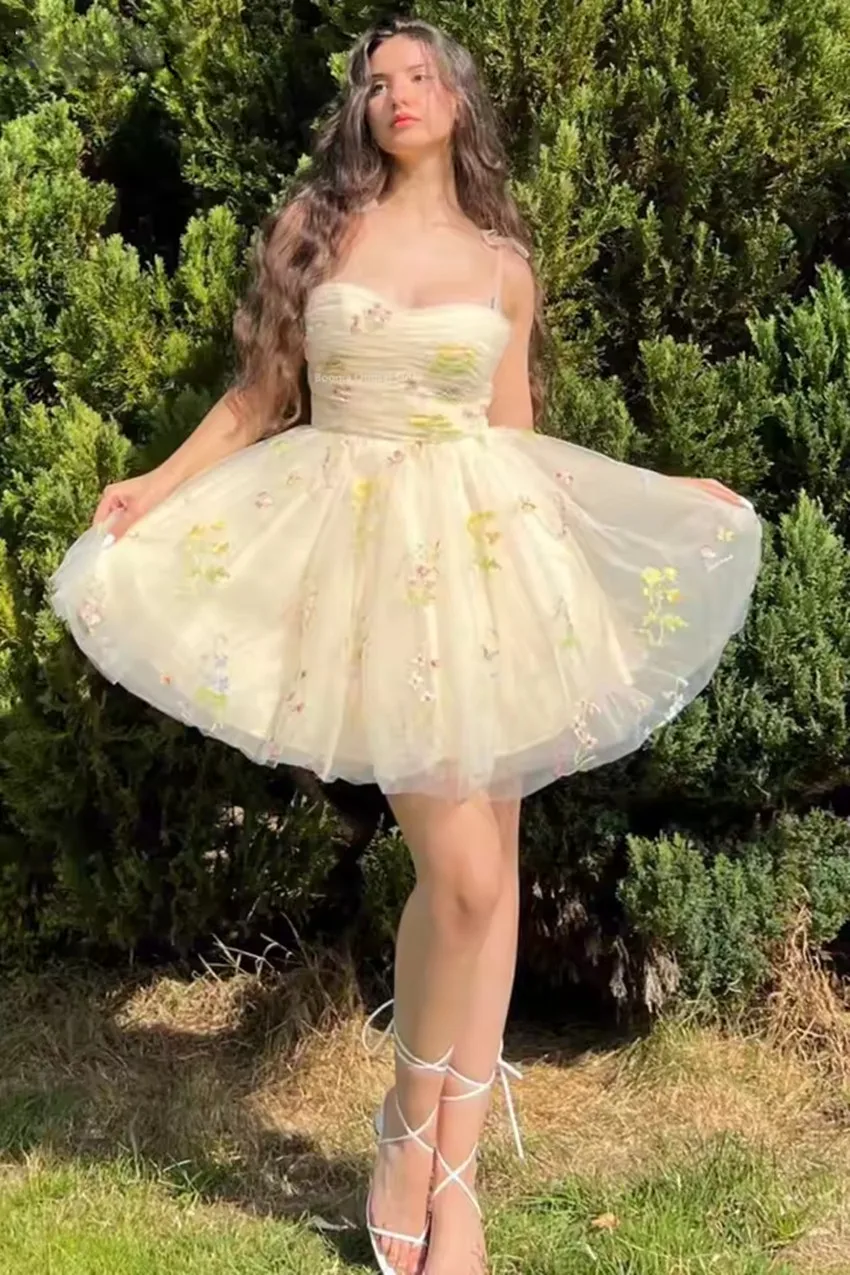 

Customized A-Line Short Prom Dresses Knee-Length Formal Party Dress for Women Flowers Lace Sleeveless Homecoming Dress