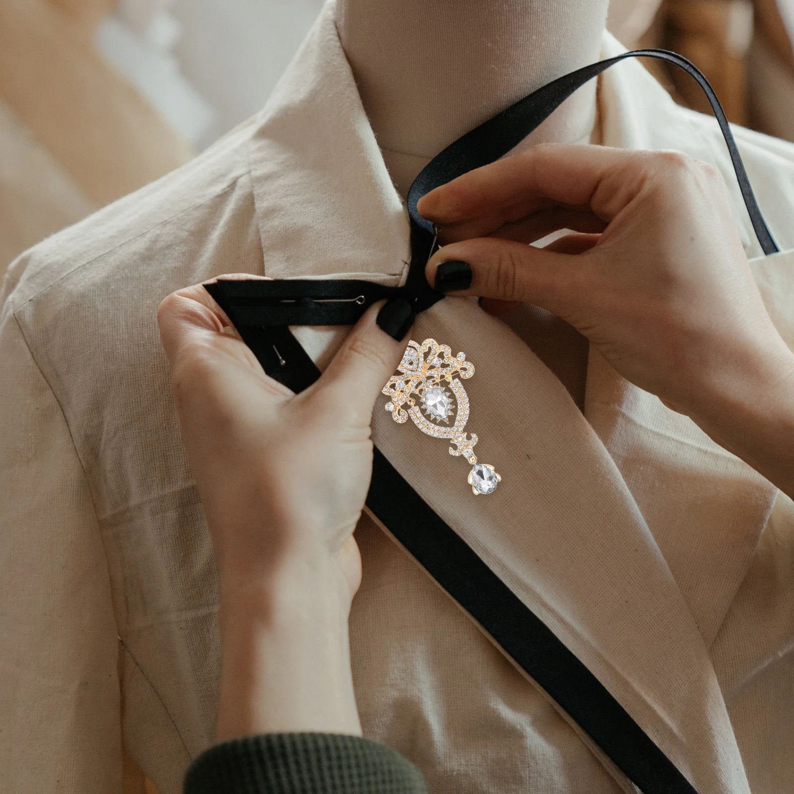 

6pcs Pearl Brooch Rhinestone Lapel Pin Wedding Prom Shawl Sweater Corsage Gift Bridesmaid Artificial Simulated Breastpin