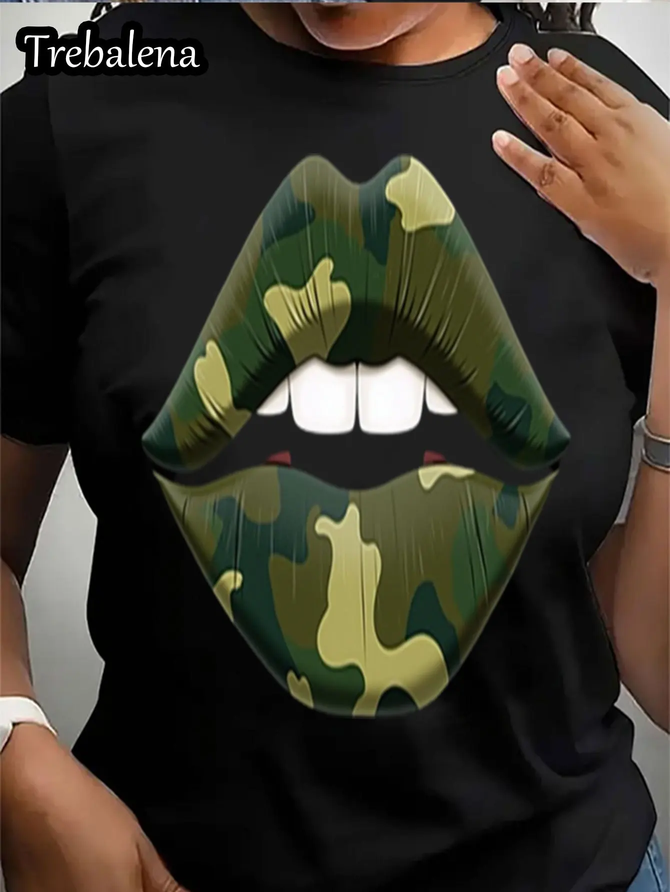 Plus Size T-shirt met ronde hals 100% katoen Camo Lip Print Grafisch T-shirt voor Grote maten Dames Stijlvol Trendy shirt Casual zwart T-shirt