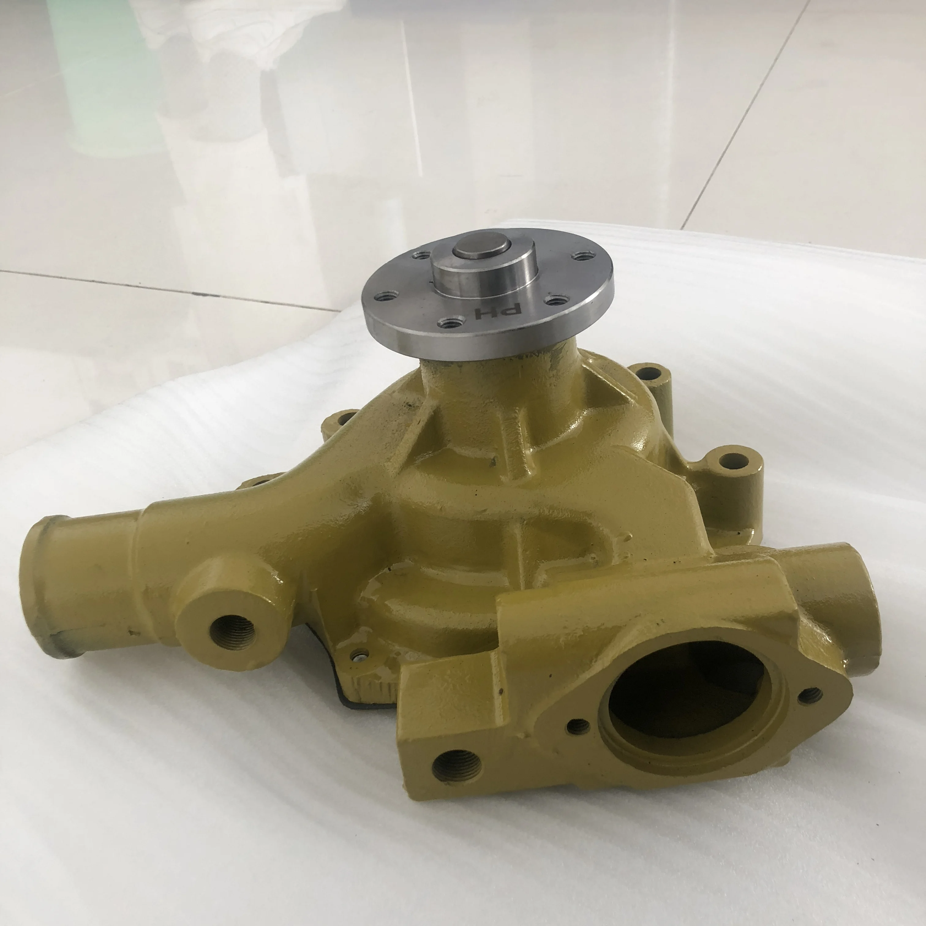 

MD323372 Auto Spare Part Water Pump for GF-M103 2001 -2014 MD323372